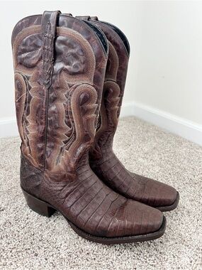 Classic Brown Western Cowboy Boots - Embossed Leather